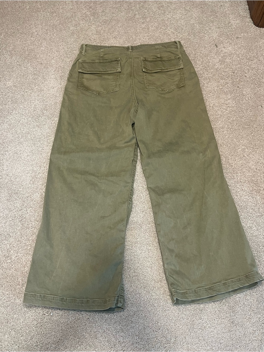 Kut from the Kloth Women’s Wide-Leg Cargo Pants in Olive Green size 10 - Picture 3 of 4
